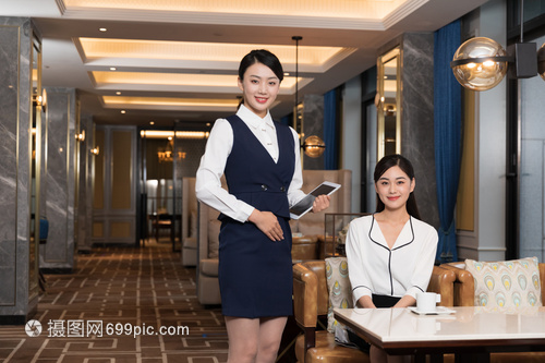 酒店餐廳顧客與服務員形象