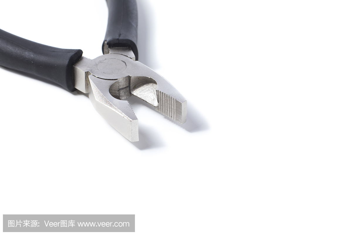 用整體鋼絲鉗打開(kāi)鉗子